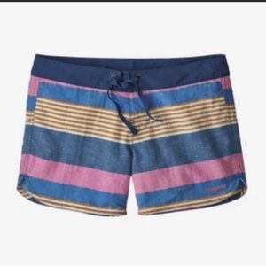 Patagonia W Size 2 Wavefarer Boardshorts - 5”
